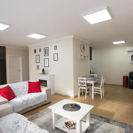 Lira Holiday Apartments Сату-Маре Экстерьер фото