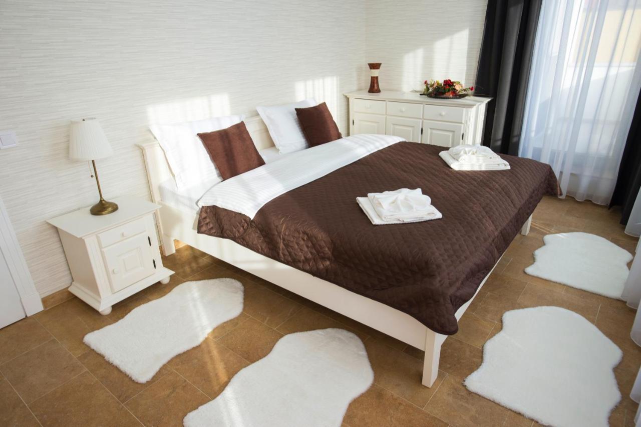 Lira Holiday Apartments Сату-Маре Экстерьер фото