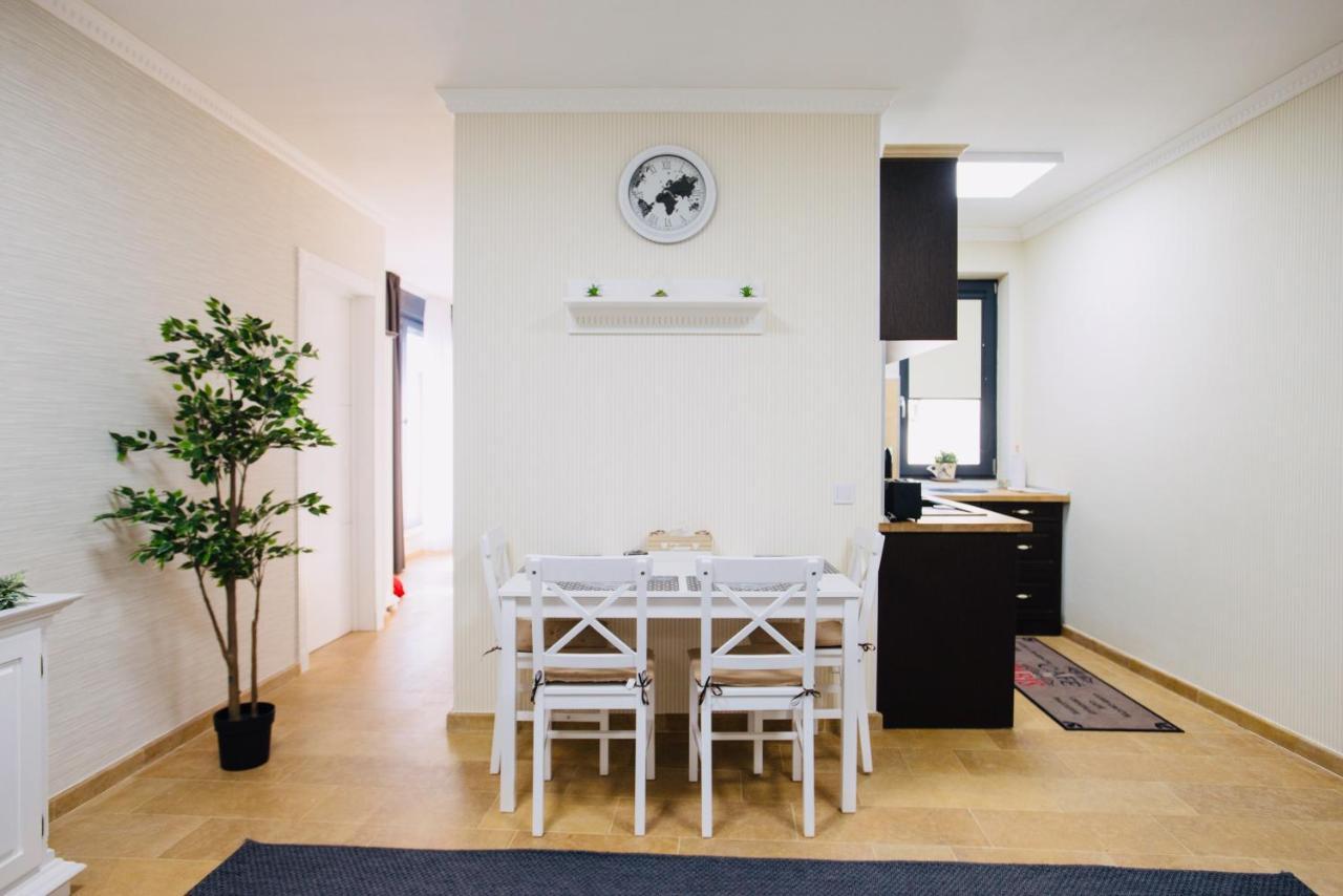 Lira Holiday Apartments Сату-Маре Экстерьер фото