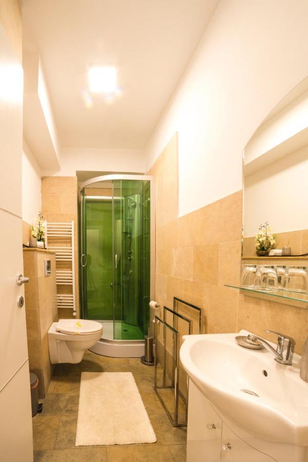 Lira Holiday Apartments Сату-Маре Экстерьер фото