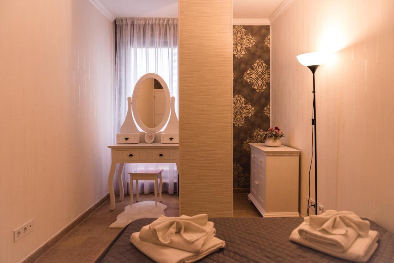 Lira Holiday Apartments Сату-Маре Экстерьер фото