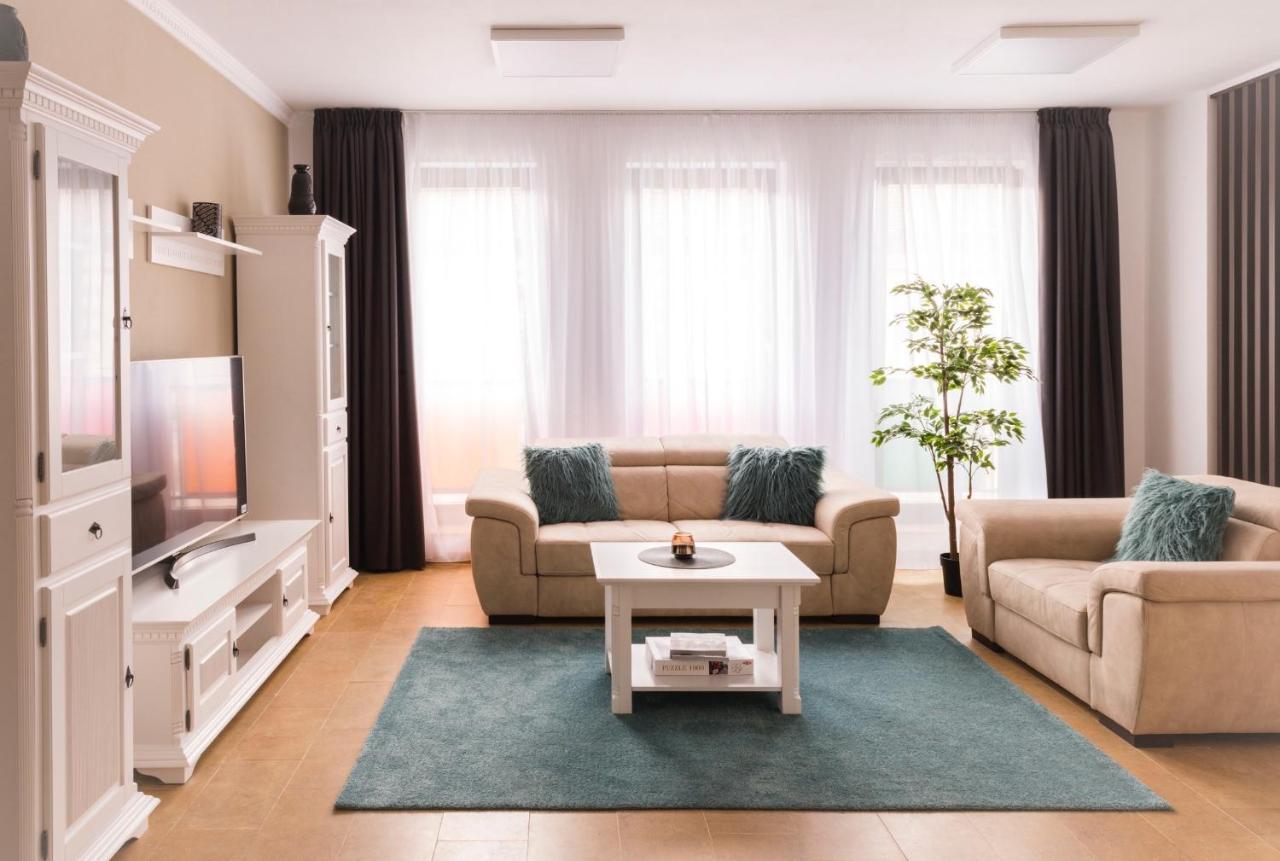Lira Holiday Apartments Сату-Маре Экстерьер фото
