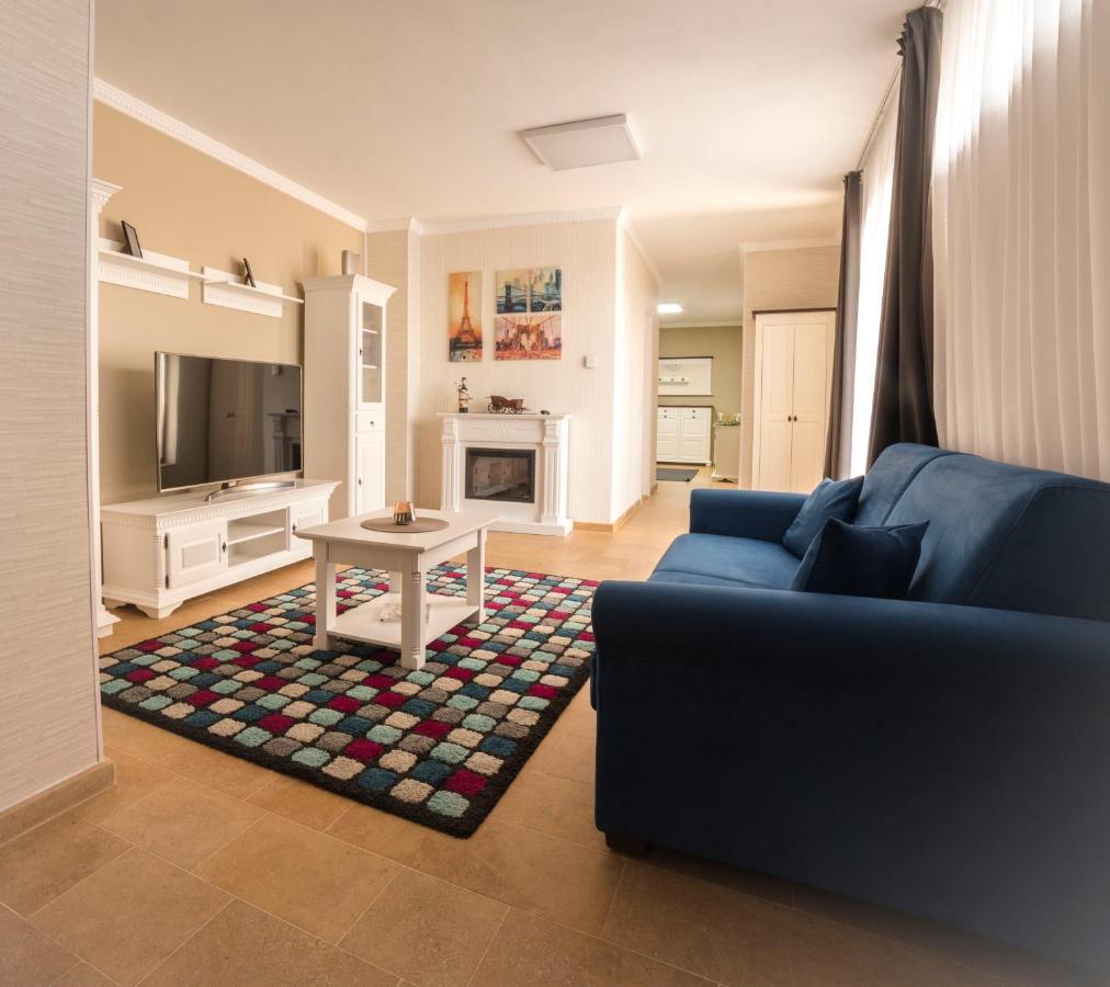 Lira Holiday Apartments Сату-Маре Экстерьер фото