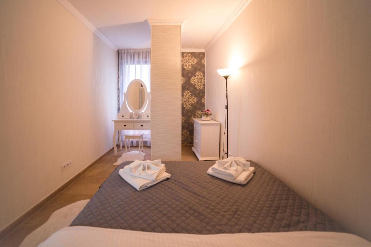 Lira Holiday Apartments Сату-Маре Экстерьер фото