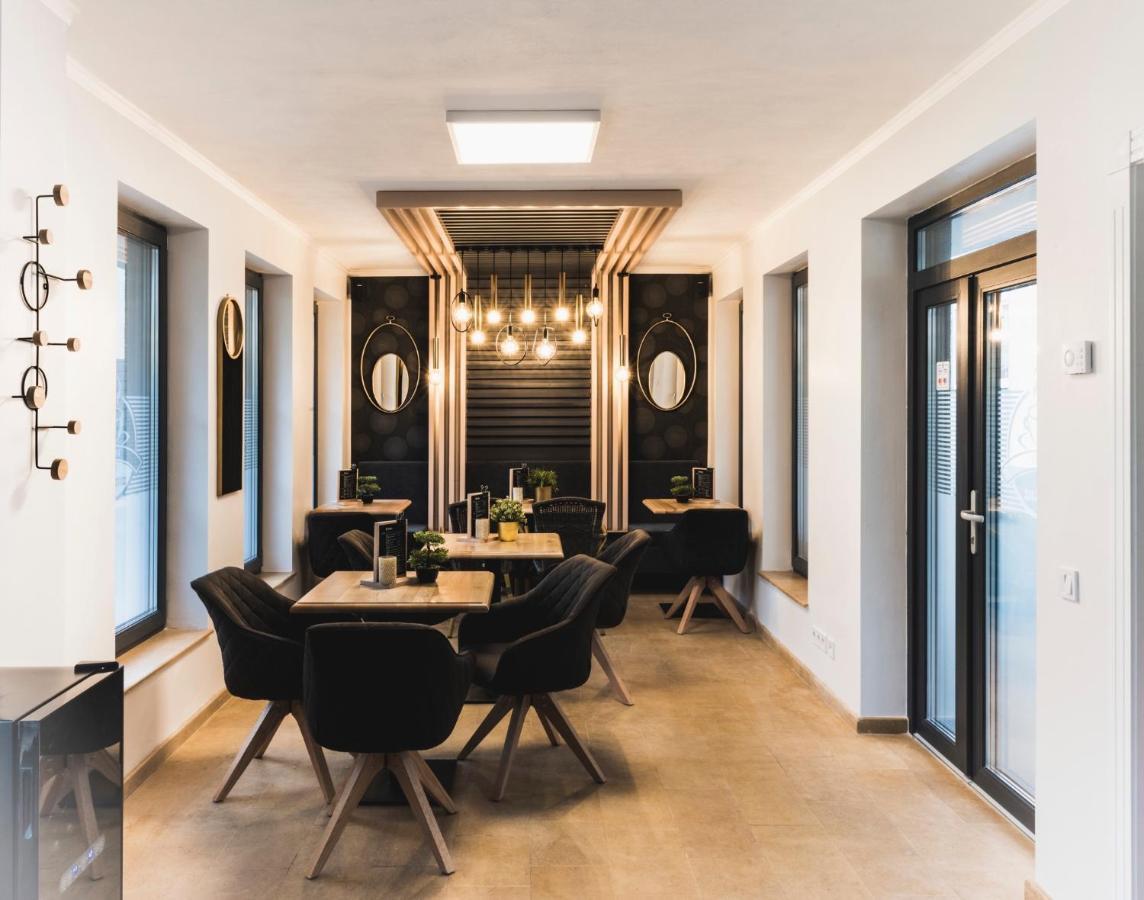 Lira Holiday Apartments Сату-Маре Экстерьер фото